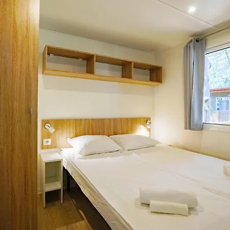 Small Camp Kr Vip Full Service *
