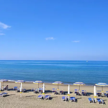 Small Camp Kr Vip Full Service Baia Domizia